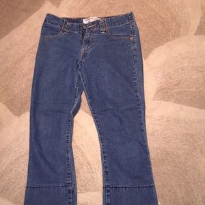 Levi’s Nouveau Low capris 525 Size 4